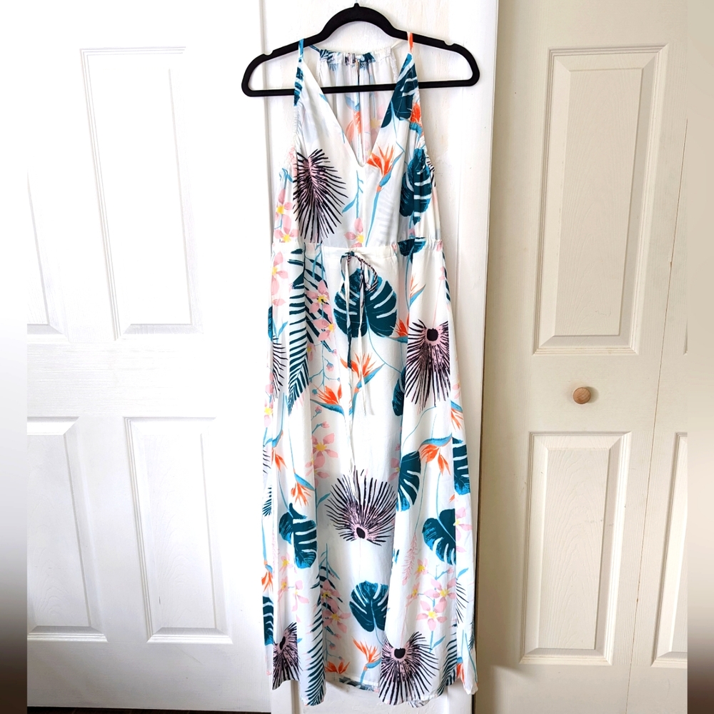 Last Chance! Tropical print maxi dress